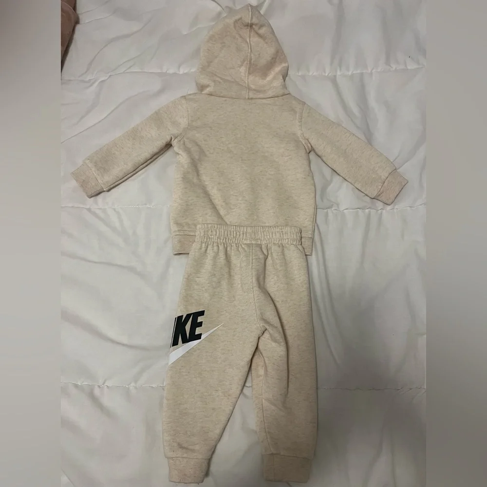 Nike Fleece Sweatshirt Hoodie Jogger Sweatpants Set Cream Oat Neutral - Picture 8 of 8